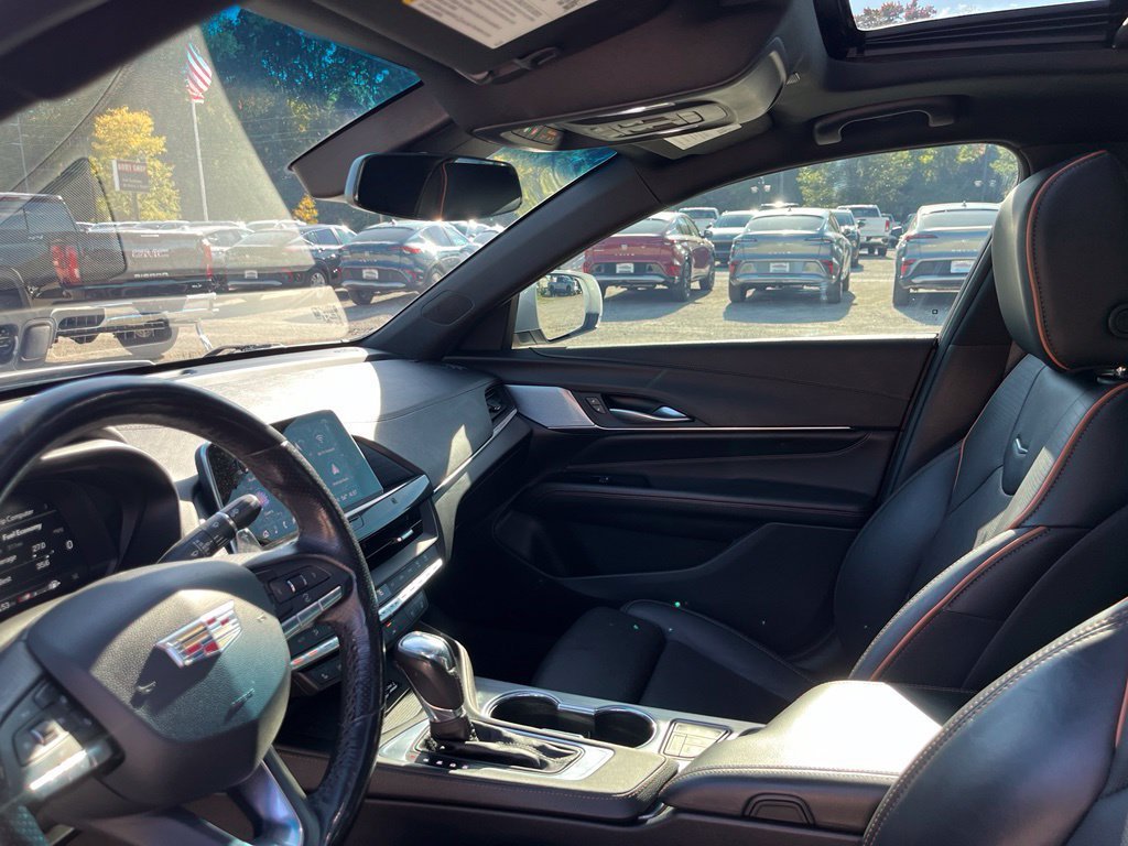 Used 2021 Crystal White Tricoat Cadillac Sport image 18
