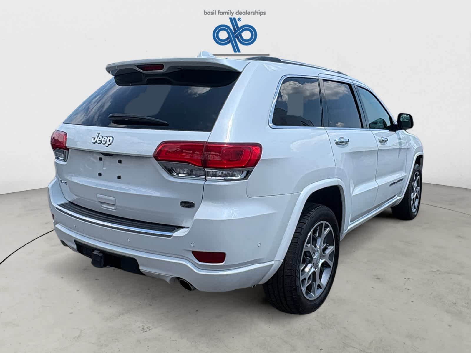 Used 2021 Ivory 3-Coat Jeep Overland image 7