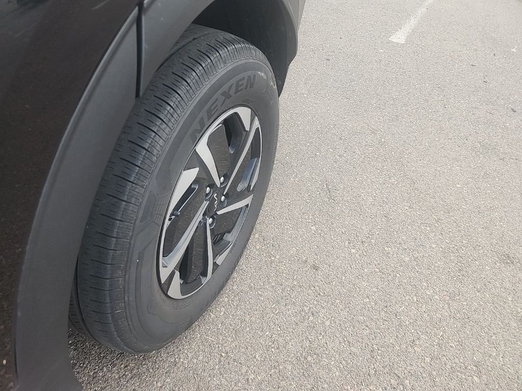 Used 2023 Black Kia LX image 9