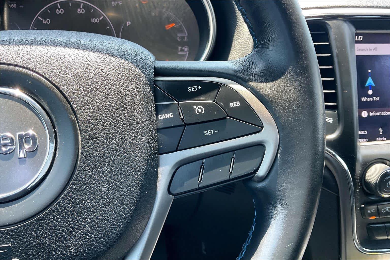 Used 2018 Diamond Black Crystal Pearlcoat Jeep Upland image 24