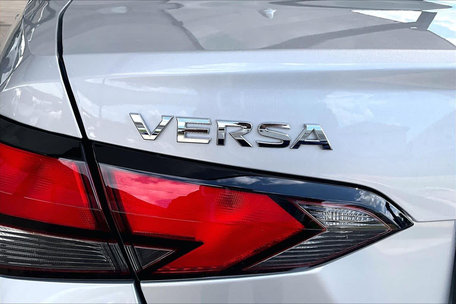 2025 Nissan Versa Sedan SV - Photo 10
