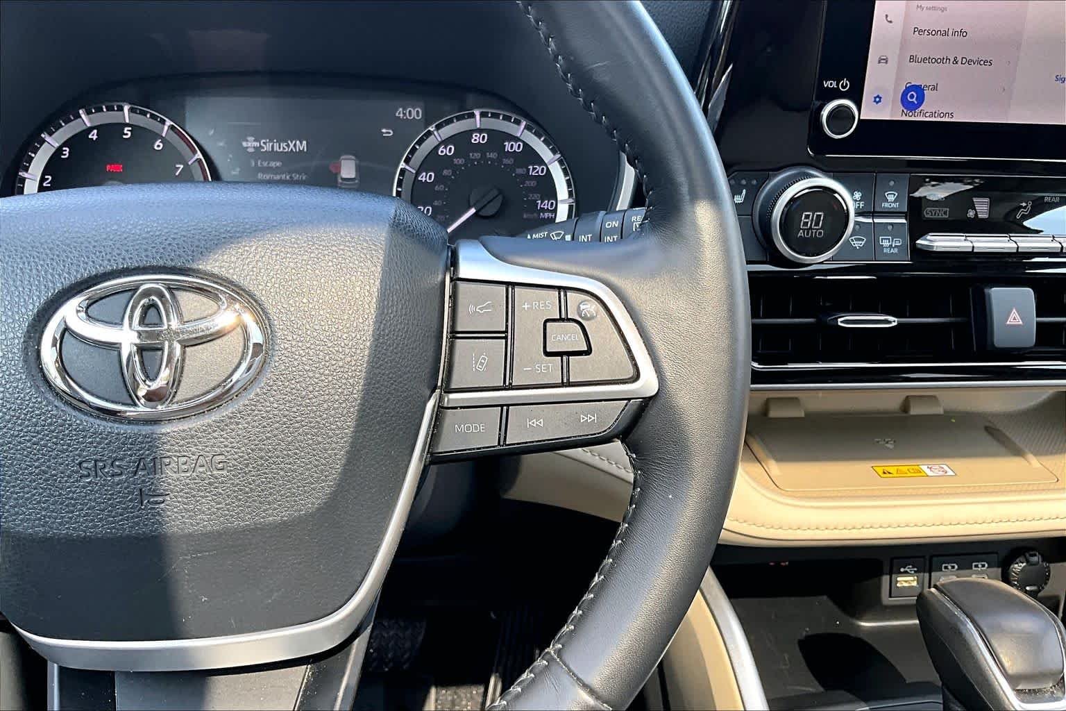 Used 2024 Wind Chill Pearl Toyota XLE image 25