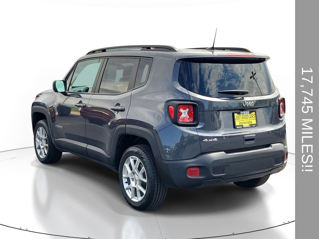 Used 2023 Gray Jeep Latitude image 3