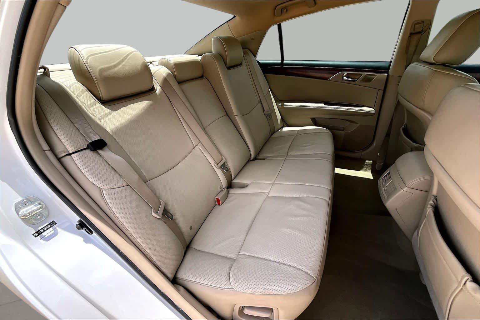 Used 2012 Blizzard Pearl Toyota Limited image 20