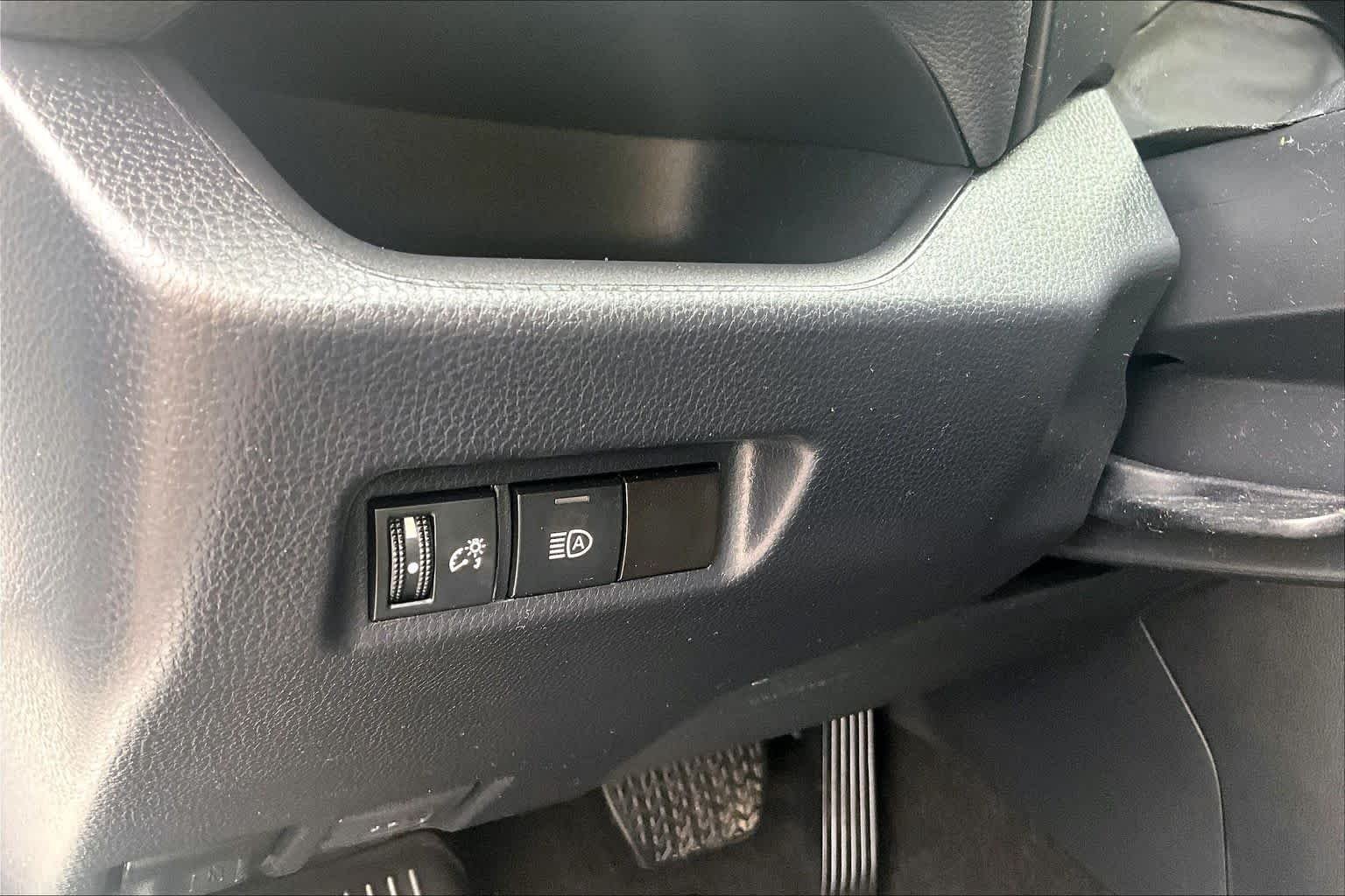 Used 2023 Ice Cap Toyota LE image 32