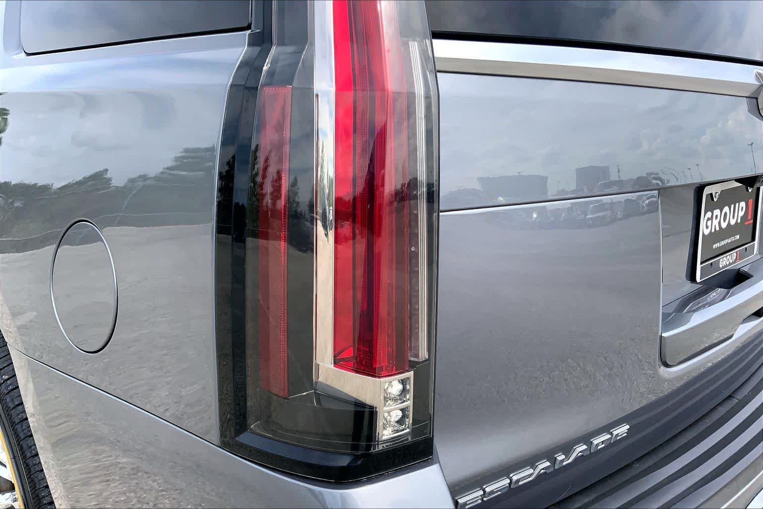 Used 2018 Satin Steel Metallic Cadillac Luxury image 28