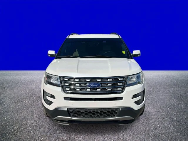 Used 2016 White Ford Limited image 8