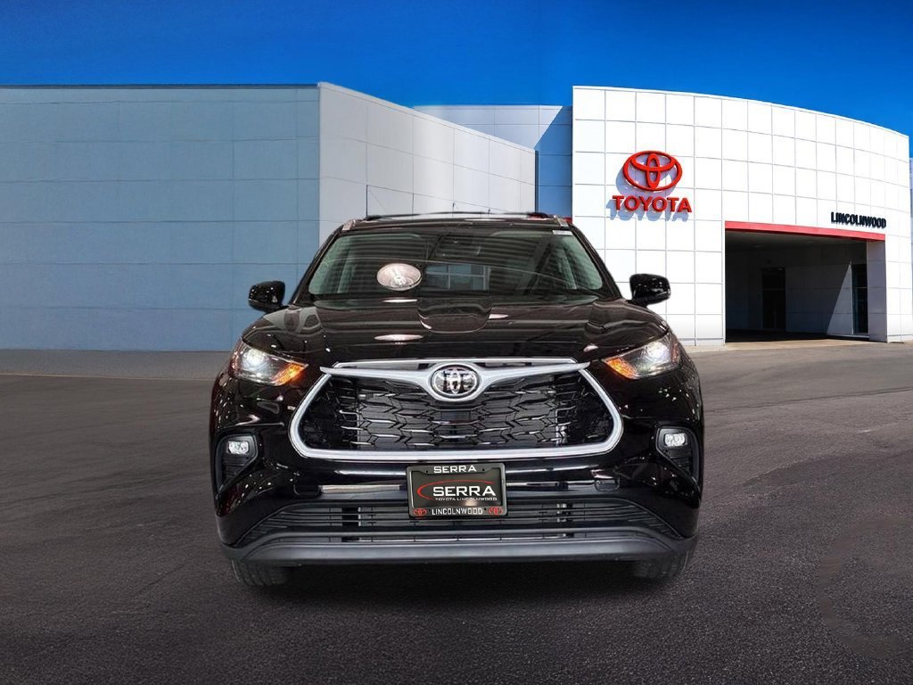 New 2026 Midnight Black Metallic Toyota XLE image 8