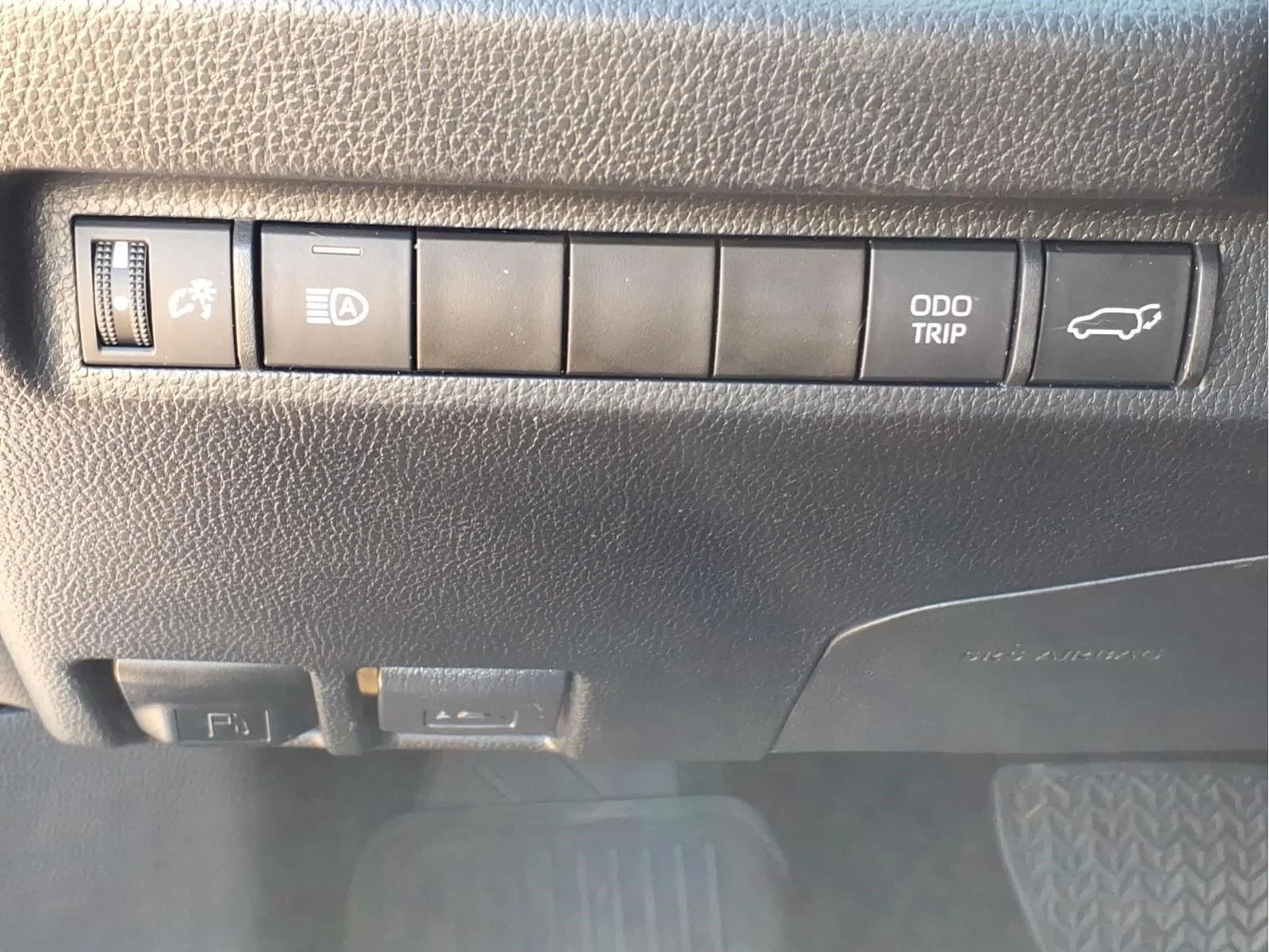 Used 2023 Wind Chill Pearl Toyota Limited image 19