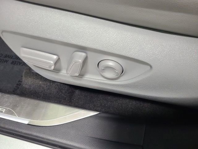 2024 Toyota Highlander Platinum - Photo 19