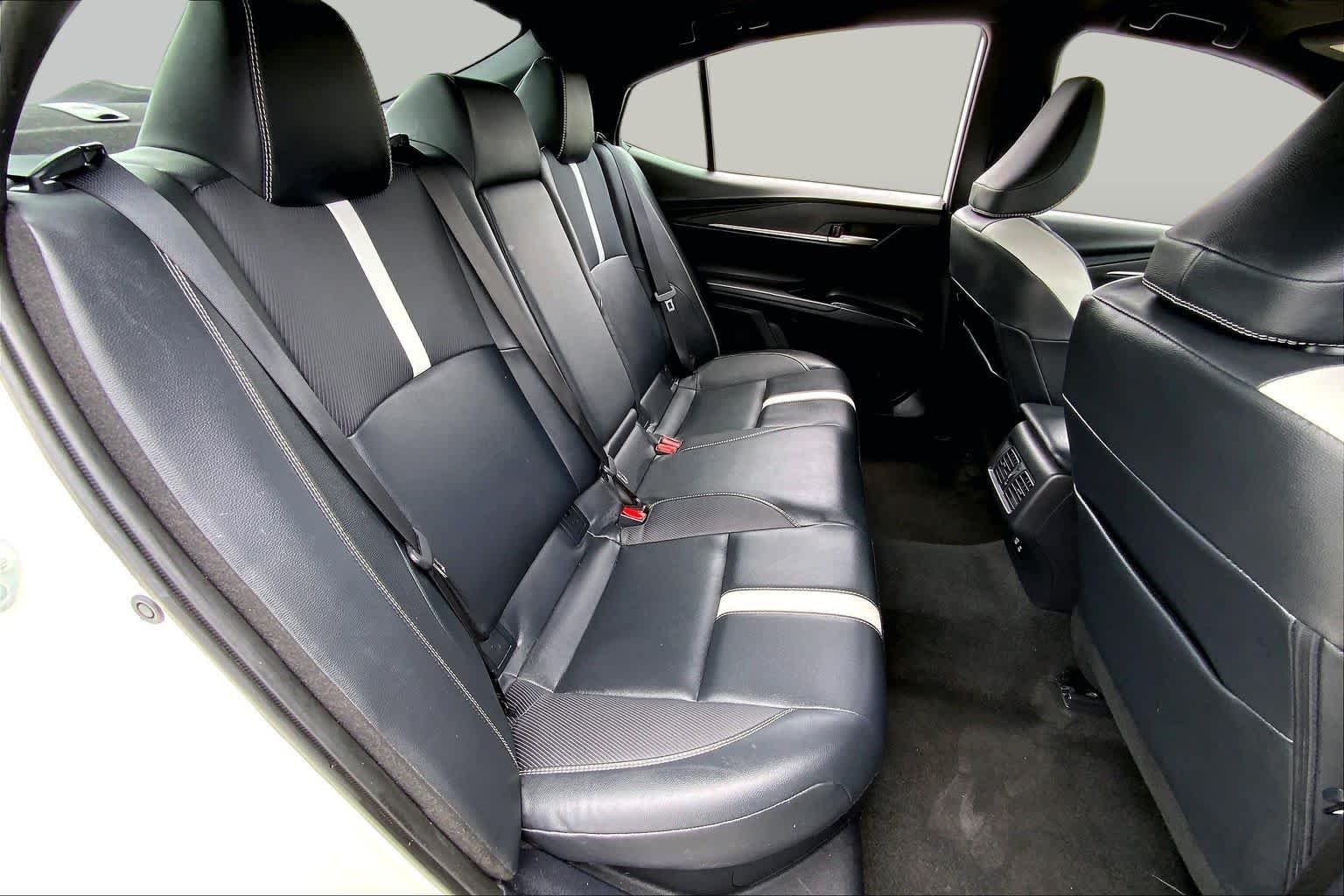 Used 2025 Ice Cap Toyota SE image 19
