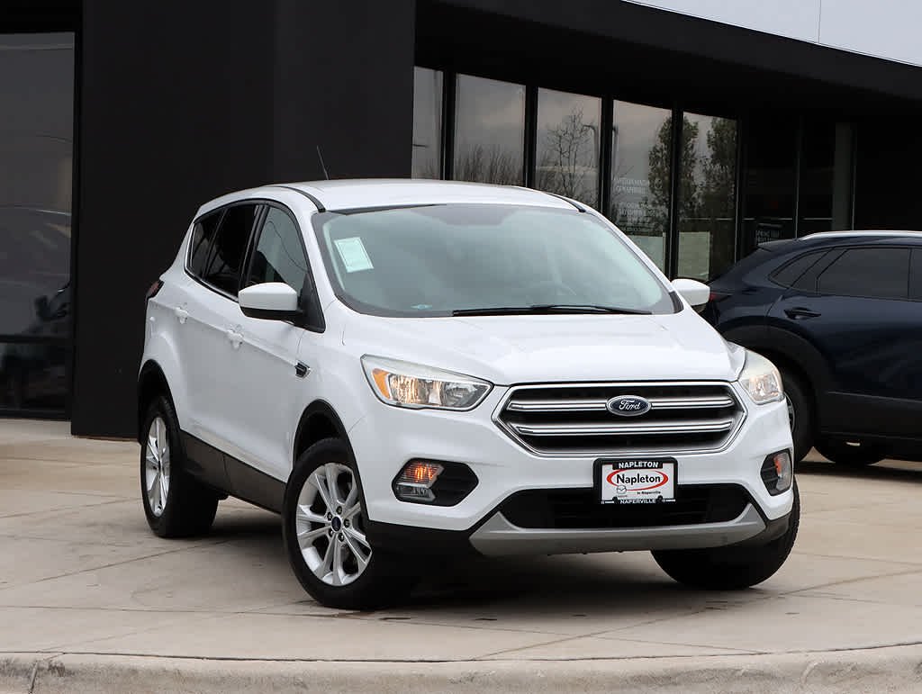 Used 2017 Ford Escape SE with VIN 1FMCU9GD8HUD85810 for sale in Naperville, IL
