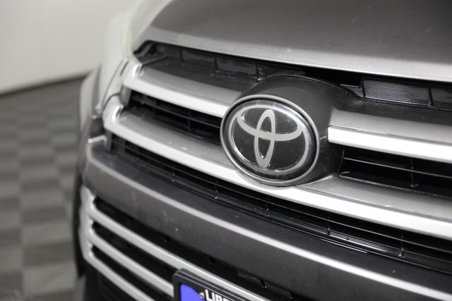 2019 Toyota Highlander LE - Photo 28