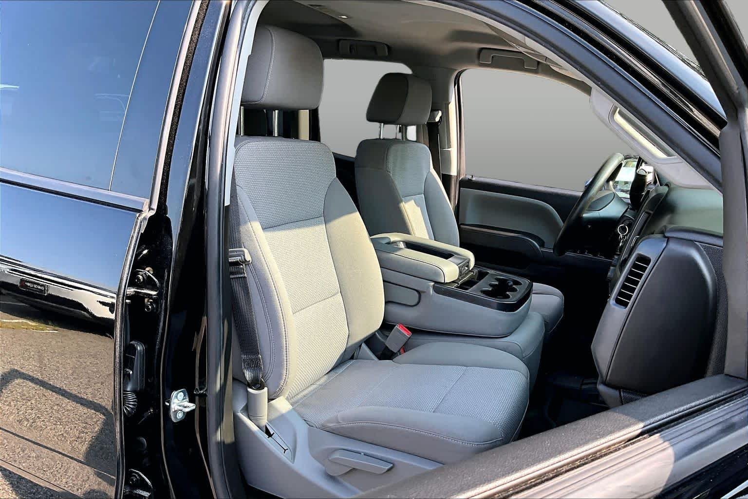 Used 2018 Black Chevrolet Custom image 8