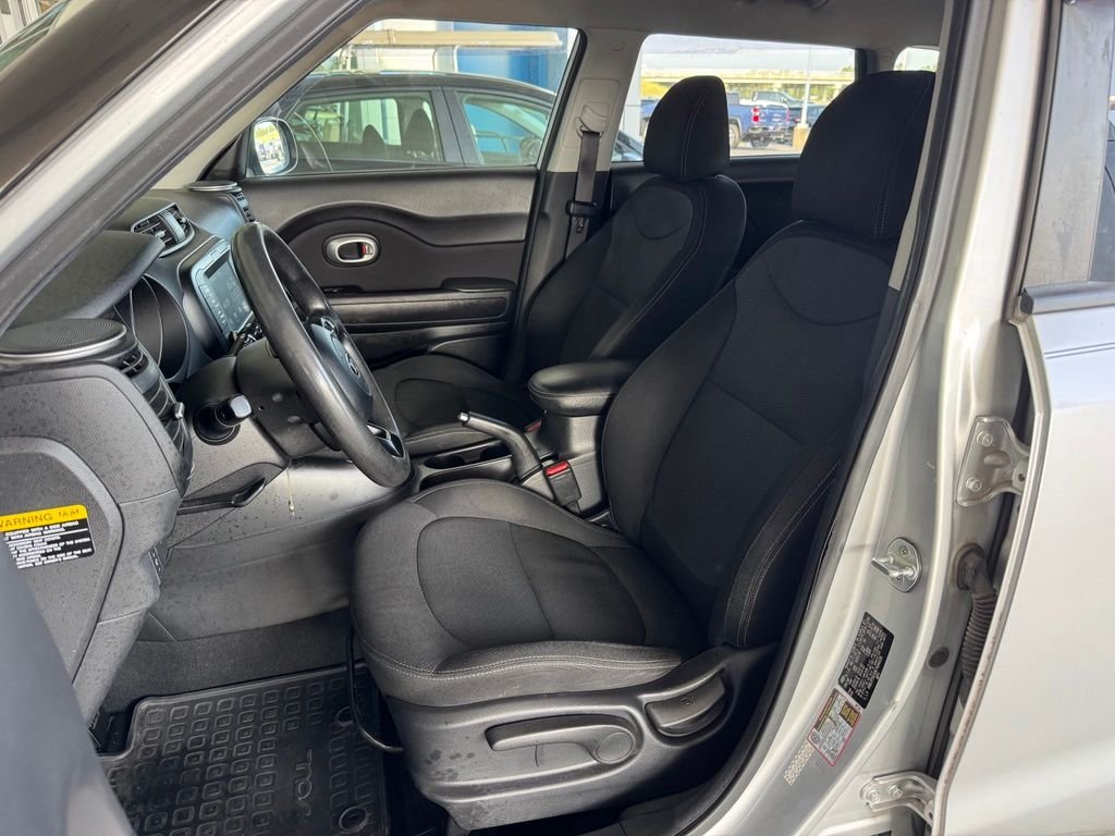 Used 2019 Silver Kia Plus image 15