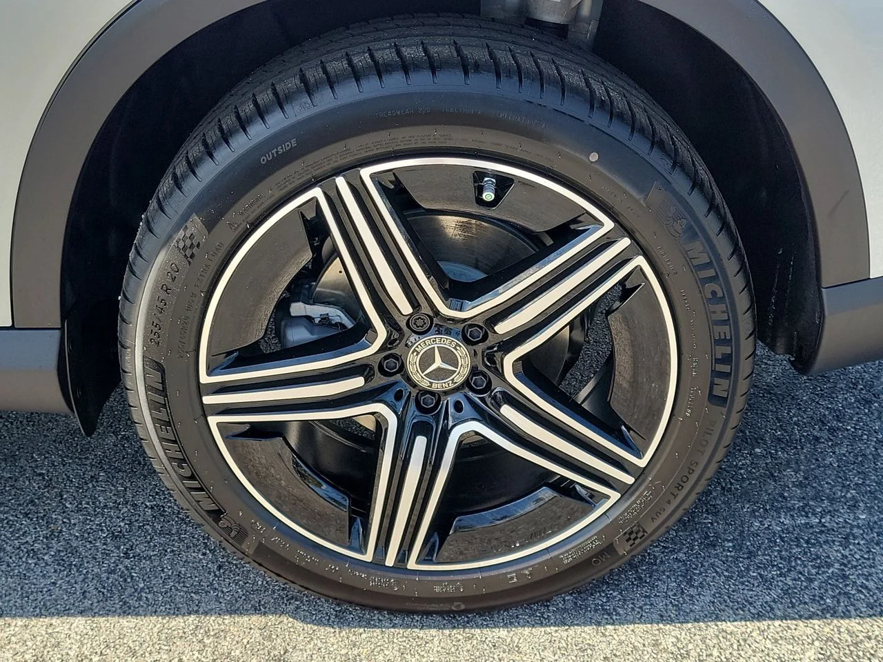 New 2026 Cirrus Silver Metallic Mercedes-Benz GLC 300 image 10