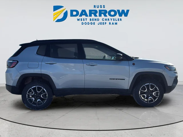 New 2026 Silver Jeep Trailhawk image 6