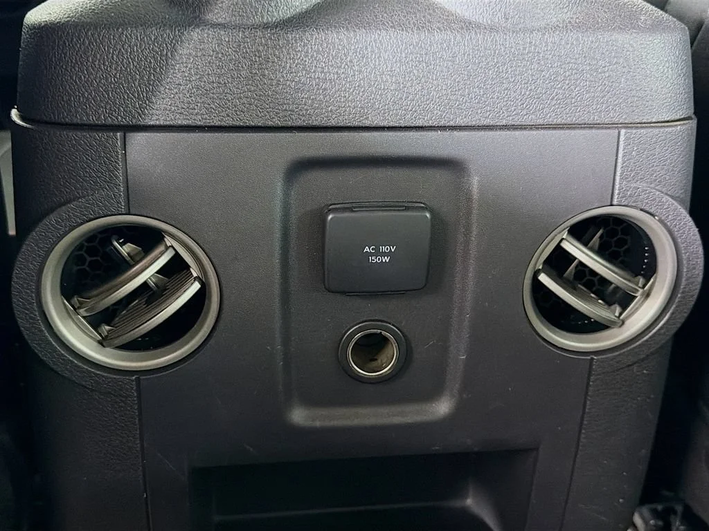 Used 2016 Silver Ford Platinum image 22