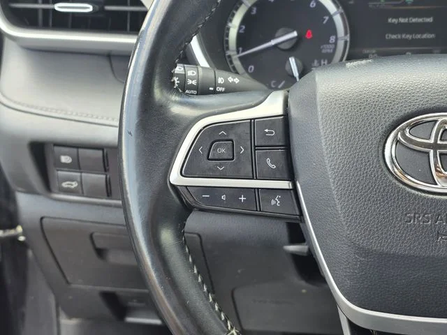 Used 2022 Black Toyota XLE image 25