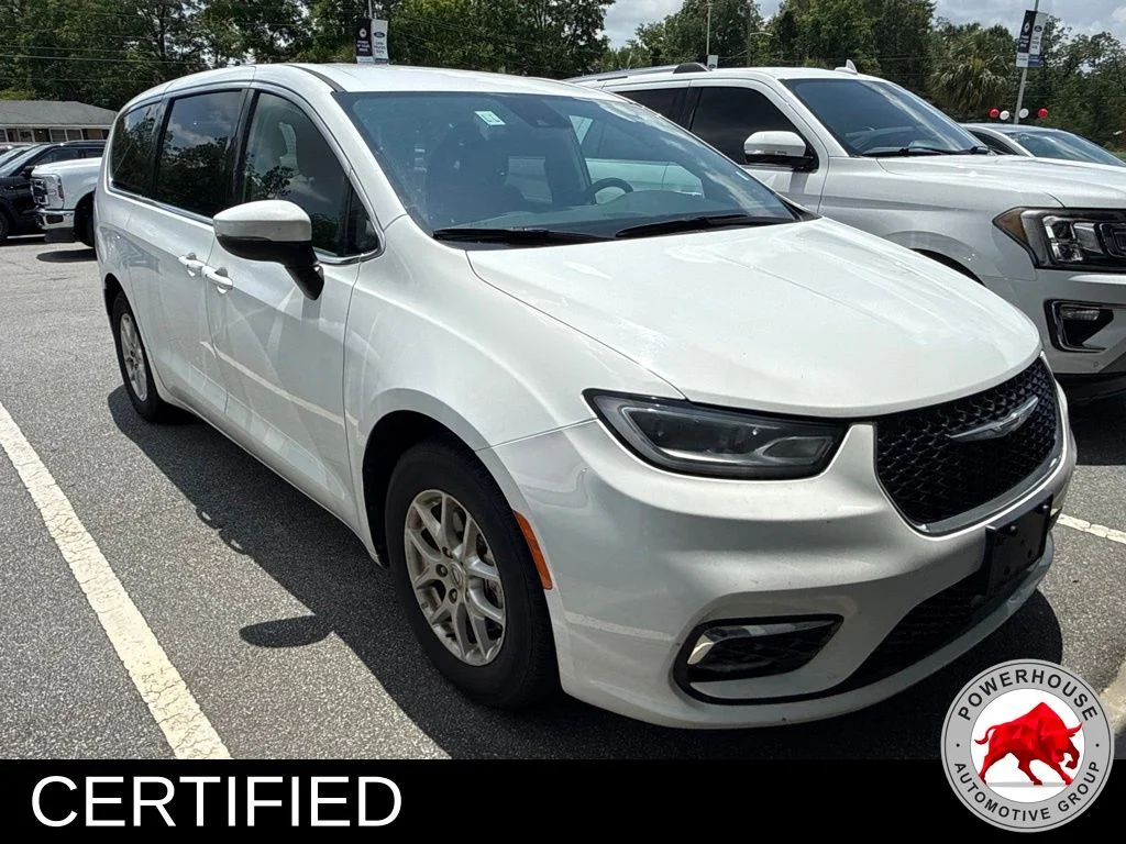 Used 2023 White Chrysler Touring L image 4