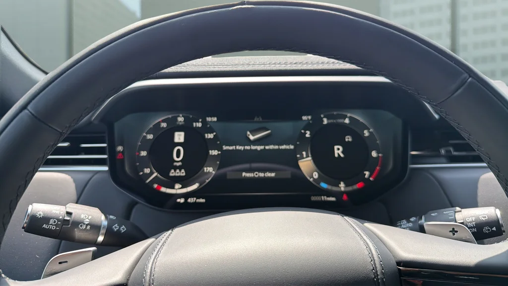 New 2026 White Land Rover Dynamic SE image 25