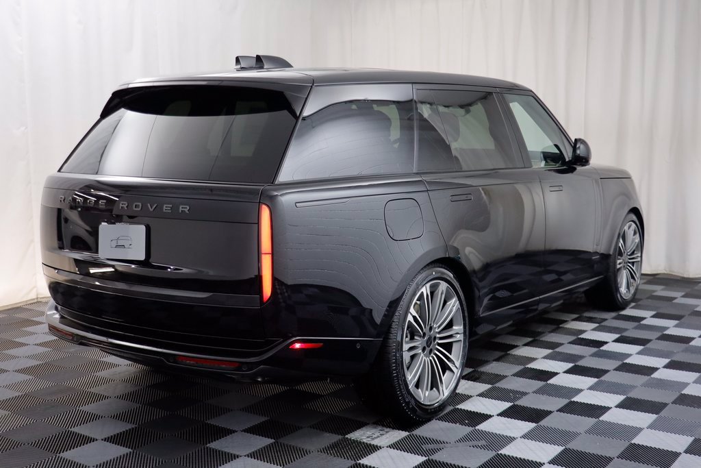 New 2026 Santorini Black LAND ROVER SE LWB 7-Seats / V8 image 20