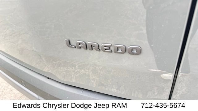 New 2026 Sting-Gray Clear-Coat Exterior Paint Jeep Laredo image 11