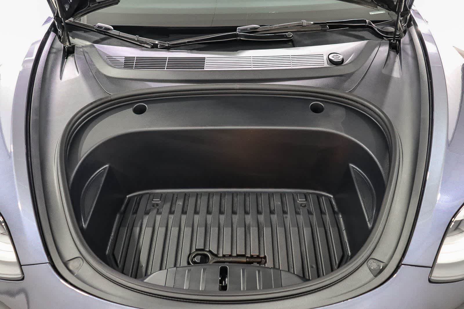 Used 2023  Tesla  image 28