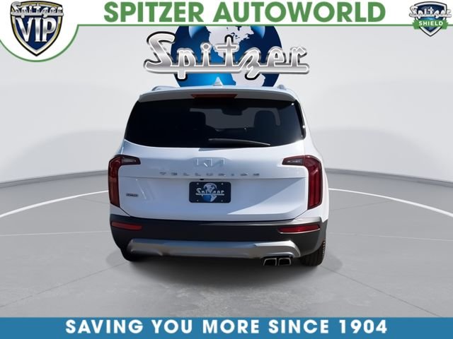 Used 2022 White Kia S image 9