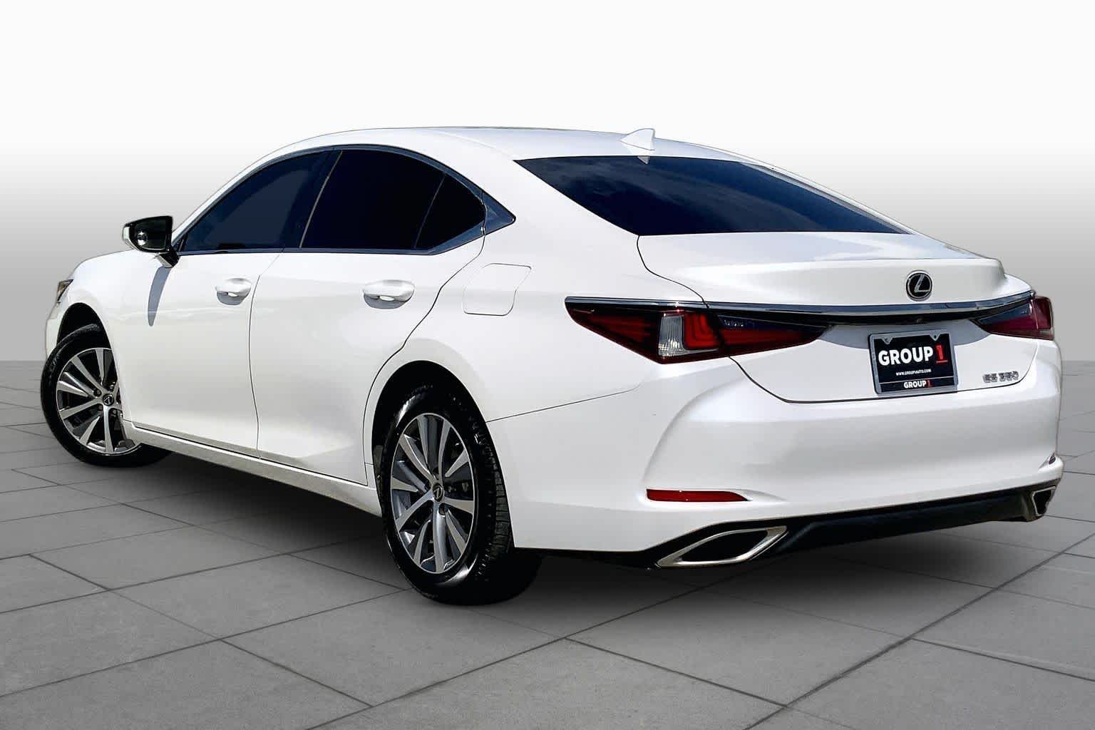 Used 2019 Eminent White Pearl Lexus  image 12