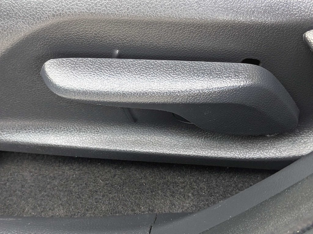 Used 2019 Green Toyota XLE image 25
