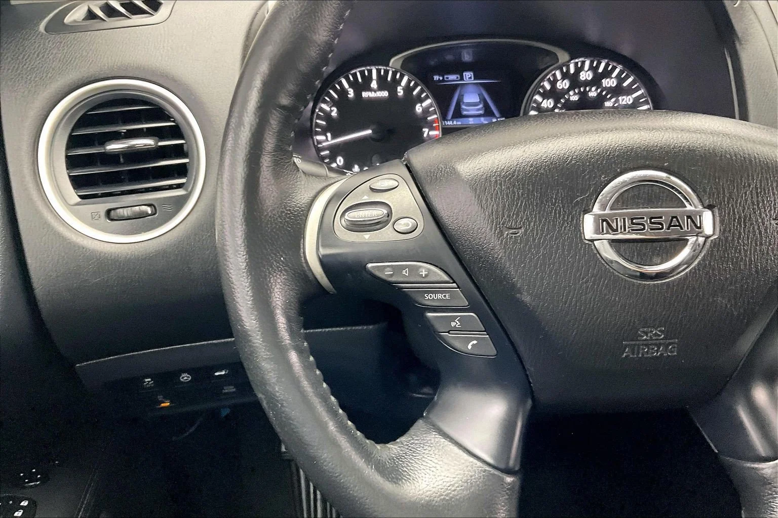 Used 2020 Glacier White Nissan SL image 21