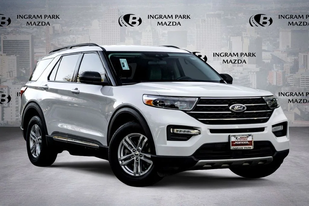 2023 Ford Explorer XLT 4WD's photo