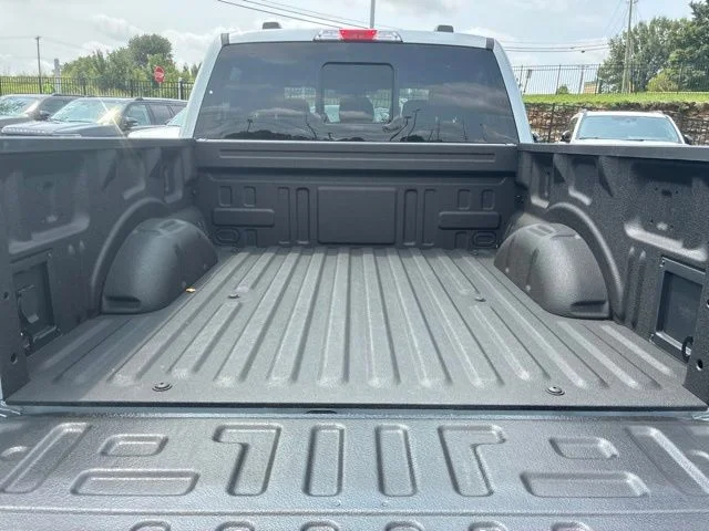 New 2026 Iconic Silver Metallic Ford XLT image 18