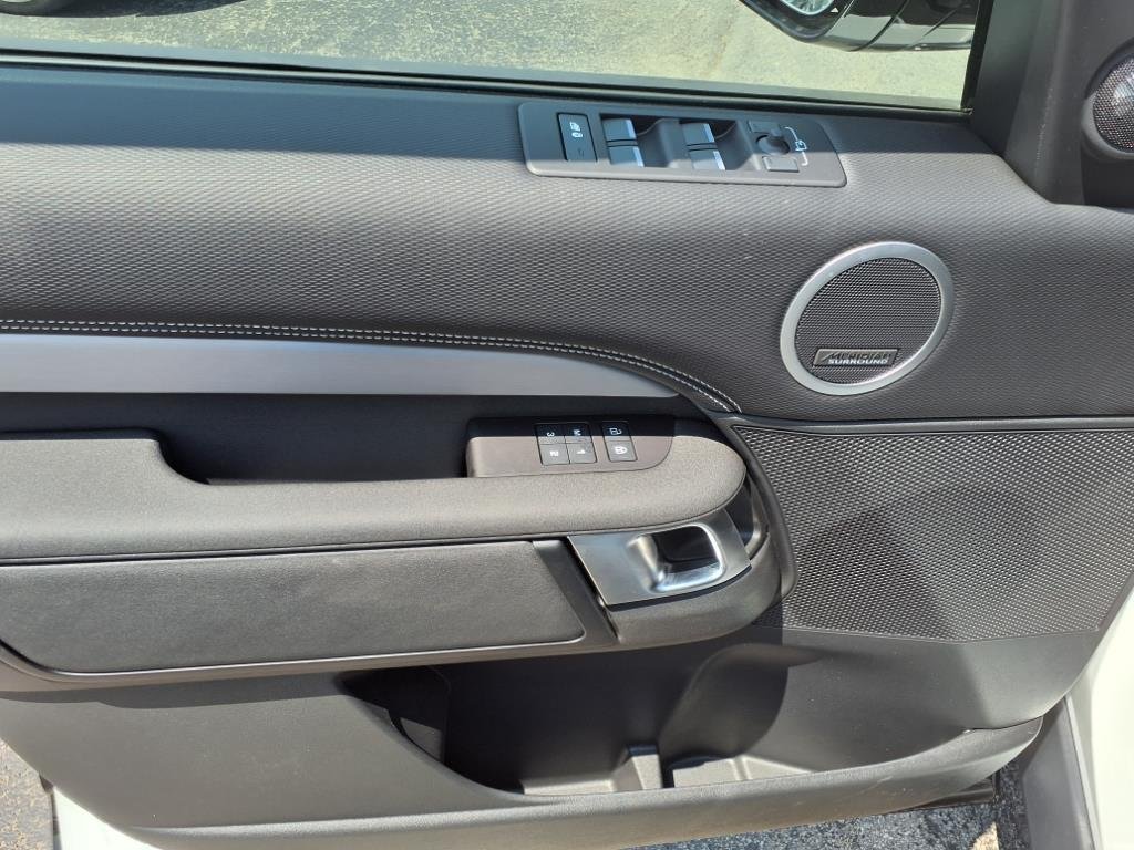 2025 Land Rover Discovery Dynamic SE - Photo 8