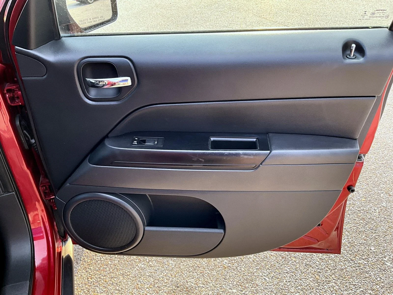 Used 2017 Red Jeep Latitude image 18
