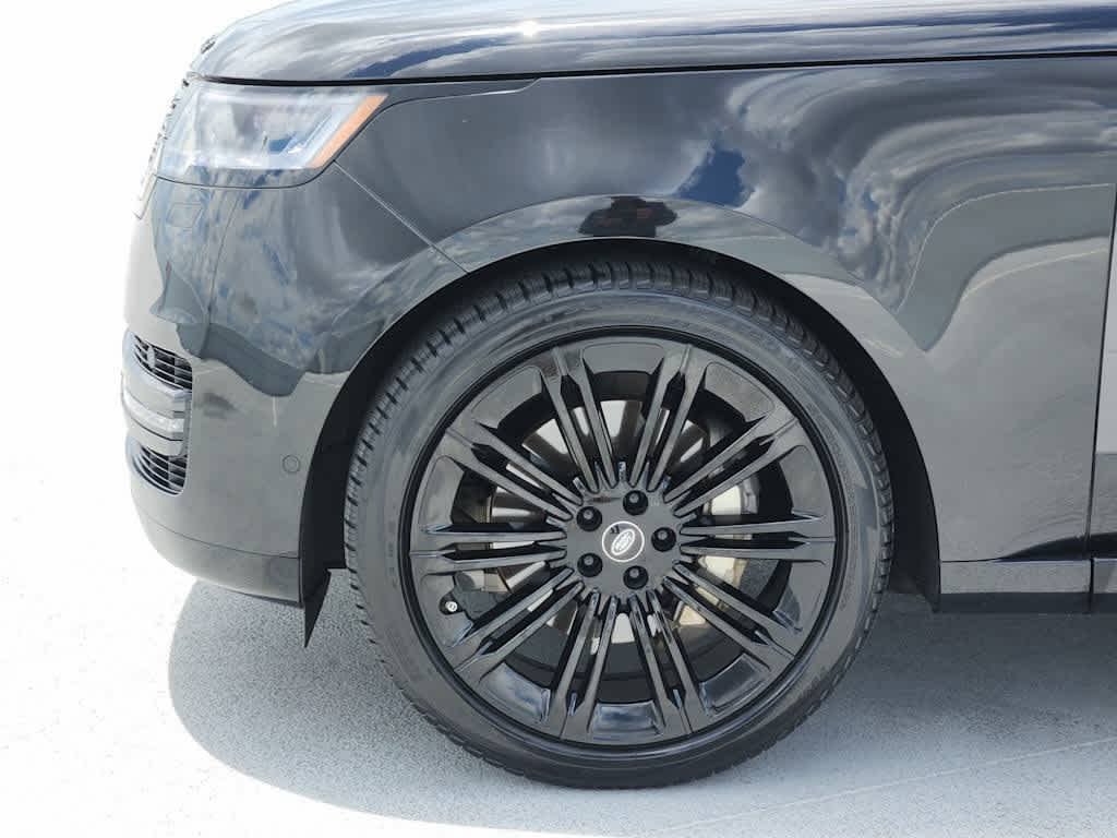 Certified Used 2024 Santorini Black Metallic Land Rover SE image 10