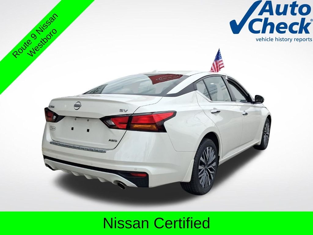 Used 2023 White Nissan 2.5 SV image 8