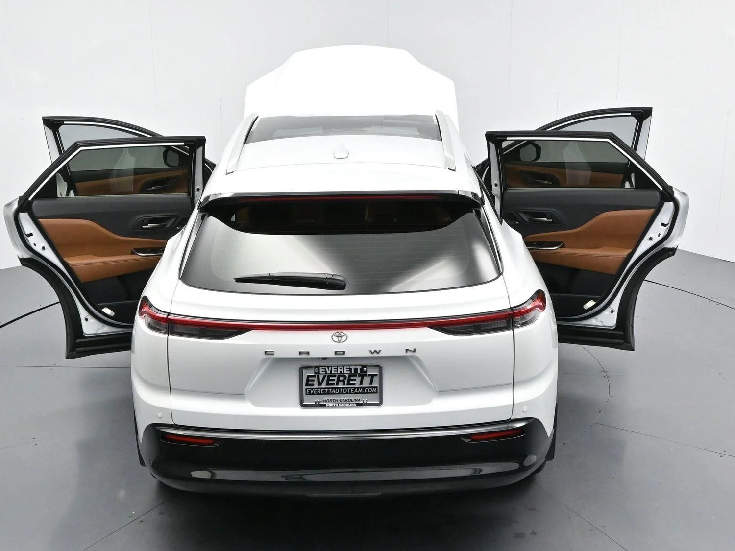 Used 2025  Toyota XLE image 43