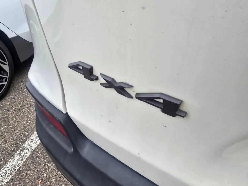 Used 2019 Pearl White Pearlcoat Jeep Trailhawk image 33