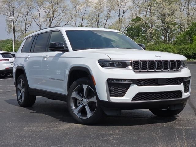 New 2026 Bright White Clear-Coat Exterior Paint Jeep Limited image 2
