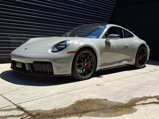 2026 Porsche 911 Carrera 4 GTS