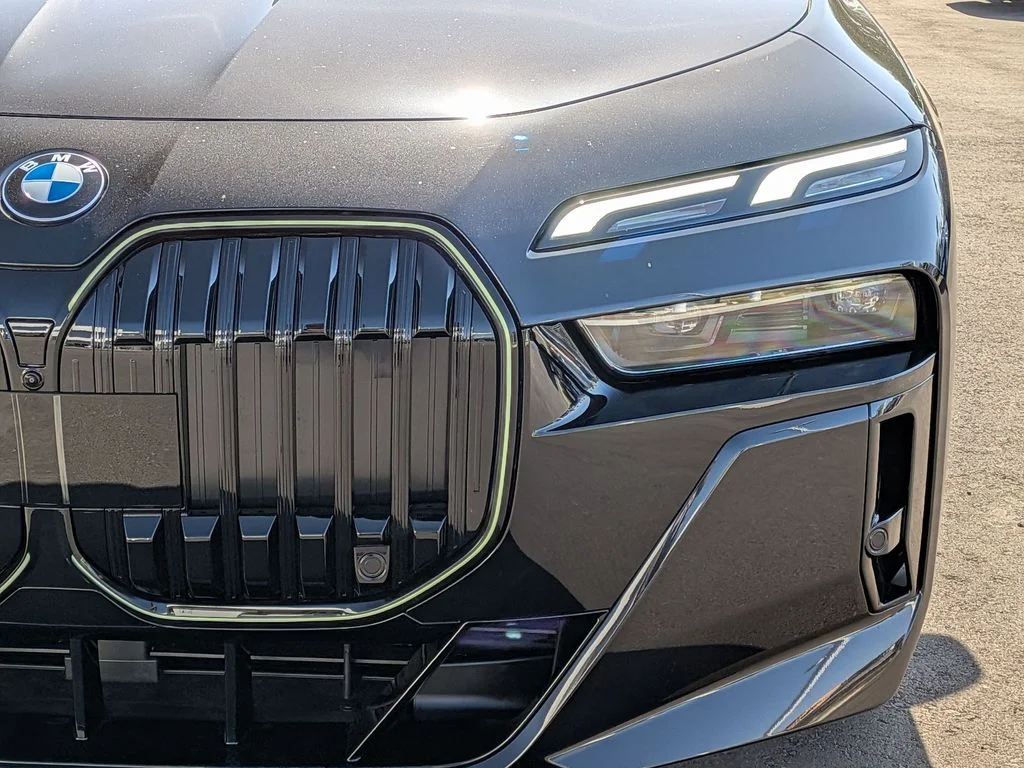 New 2026 Black BMW 740i image 19