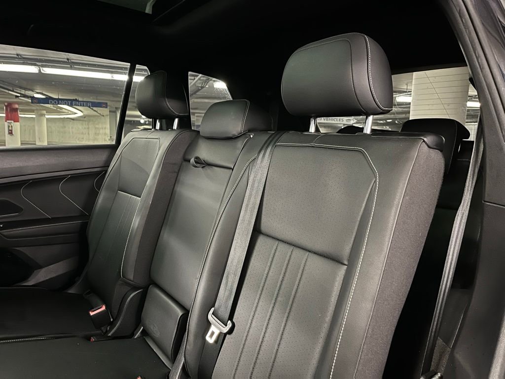 Used 2023 Black Volkswagen 2.0T SE R-Line Black image 18