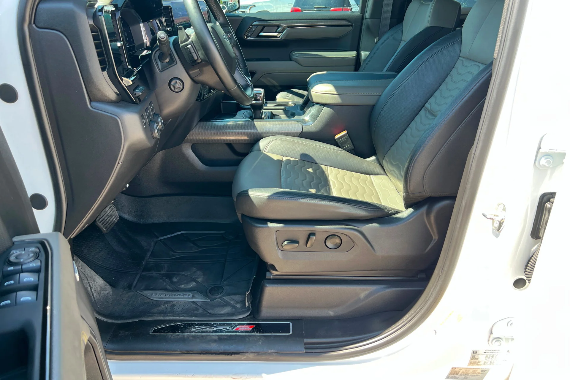 Used 2024 Summit White Chevrolet ZR2 image 18
