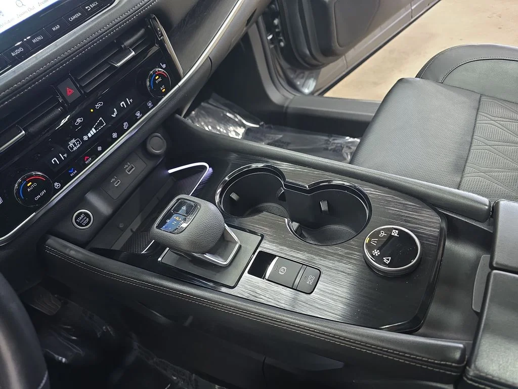 Used 2023 Gray Nissan Platinum image 25