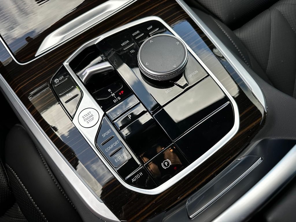 Used 2026 White BMW sDrive40i image 20