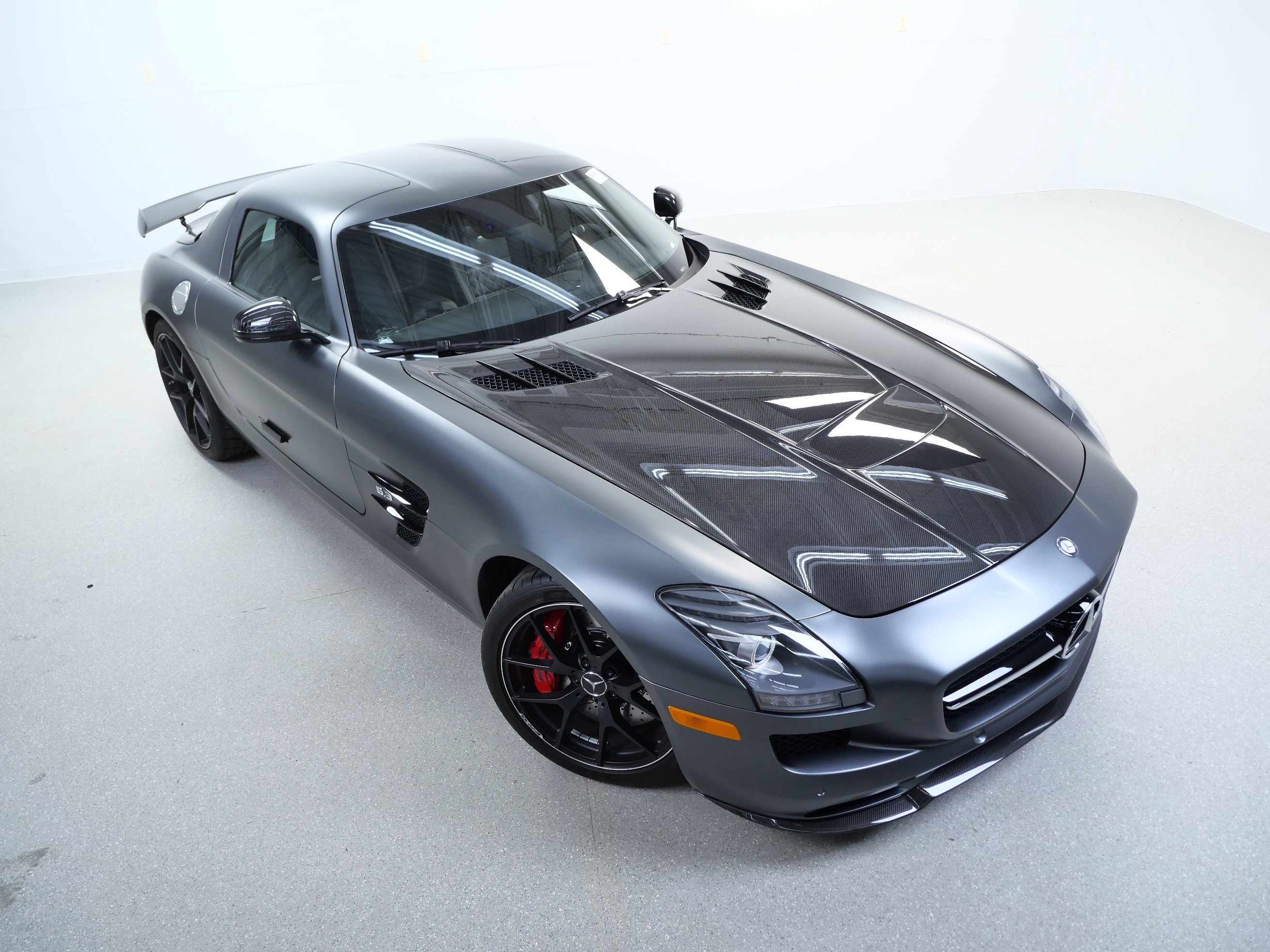 Used 2015 Gray Mercedes-Benz SLS AMG® GT Final Edition image 4