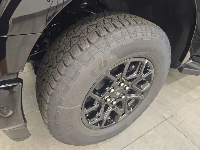 New 2026 Agate Black Metallic Ford XLT image 44