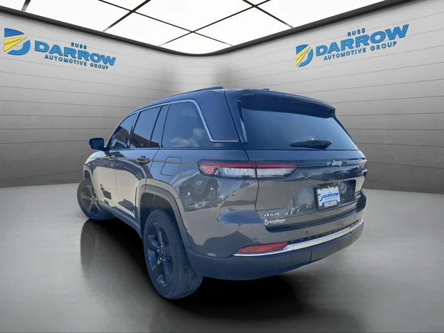 Used 2024 Gray Jeep Limited image 3